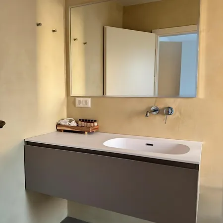 Limestone House Villa *